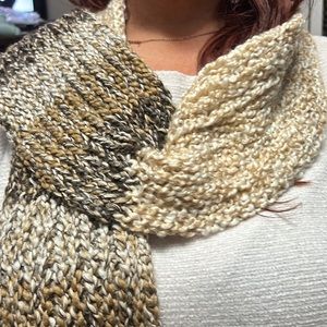 BEAUTIFUL NEUTRAL COLOR HAND MADE KNITTED SCARF